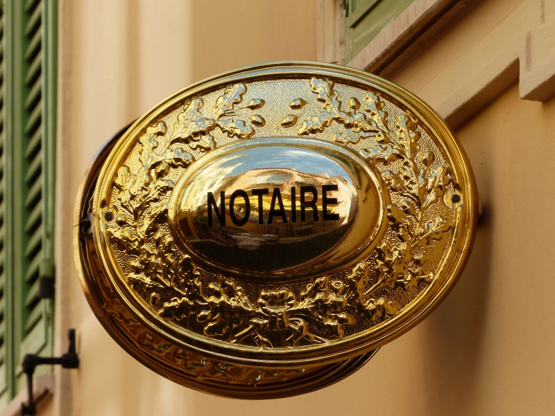 notaire-TOURETTE DU CHATEAU-min_advertising-golden-metal-money-lighting-brass-1013060-pxhere.com